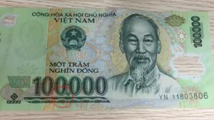 Chiêm bao nhìn thấy nhặt được tờ 100K thì đó là giấc mơ may mắn