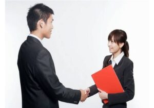 Chiêm bao đồng nghiệp cưới báo hiệu điều tốt lành