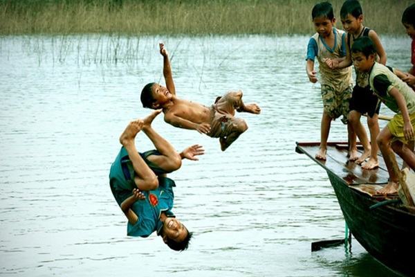 Nằm mơ thấy tắm sông có điềm báo gì? Con lô nào may mắn?